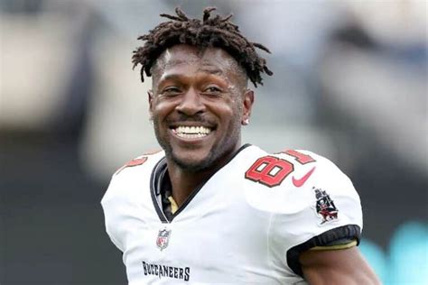 antonio brown pool|WATCH: Video footage shows Antonio Brown exposing himself,。